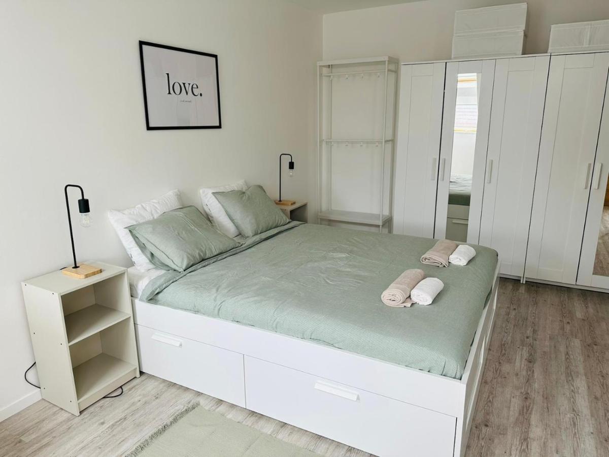 Palace Quarter 1 Peaceful Modern Central Top Floor Apartment ブダペスト エクステリア 写真